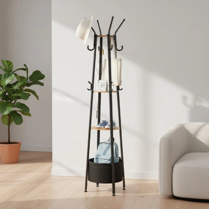 Porte-Manteau Perroquet avec Etageres au salon avec accessoires