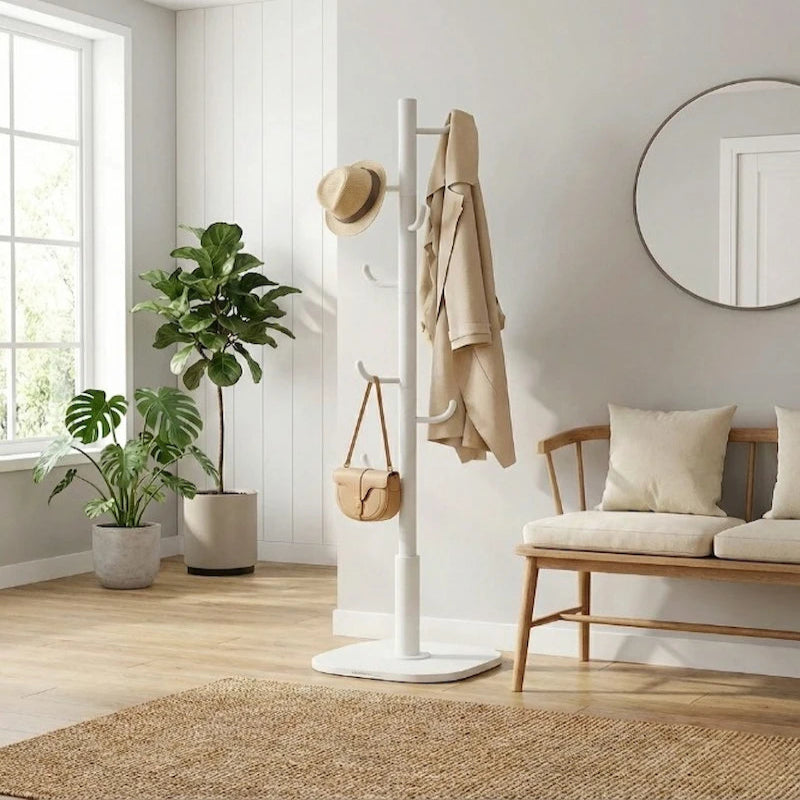 Porte-Manteau Cactus Moderne Blanc dans un salon avec des vêtements accrochés