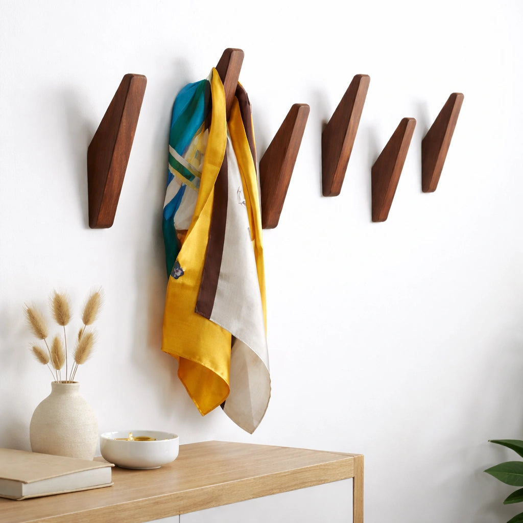 Porte-Manteau Mural en Bois Design