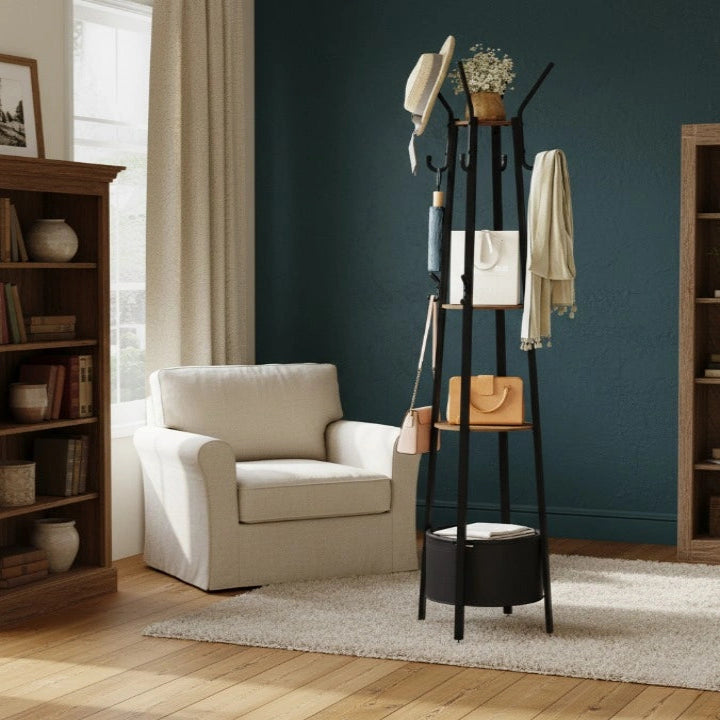 Porte-Manteau avec étagères exposé dans un salon