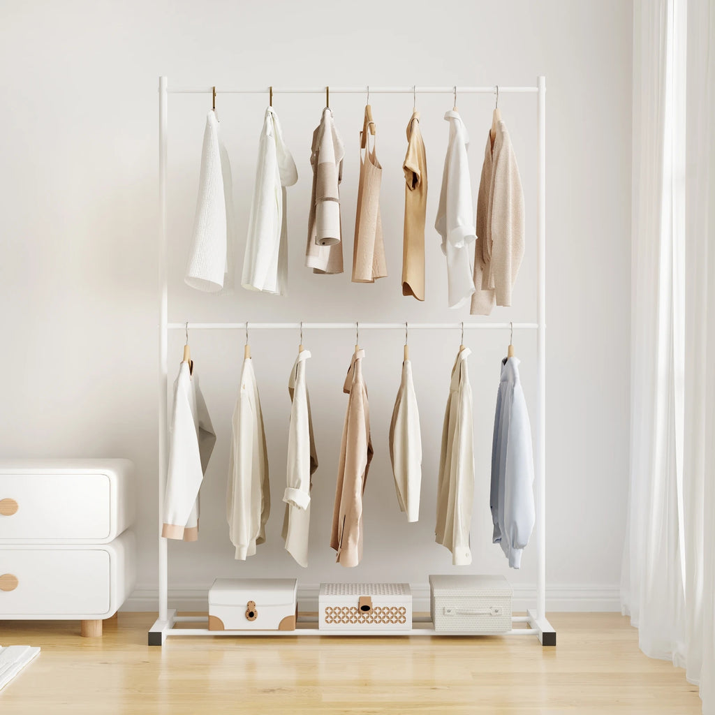 Porte-Manteau Solide Double Etages Blanc 120cm dans une chambre