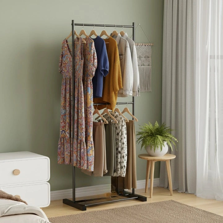 Porte-Manteau Solide Double Etages Noir 80cm dans une chambre