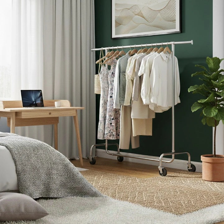 Porte-Manteau sur Pied Métal dans une chambre